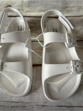 Harper Canyon White Kids Buckle Sandals
